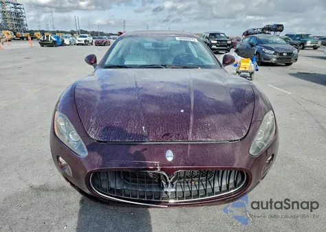 2009 Maserati Granturismo z USA, uszkodzony, nr VIN ZAMGJ45A890042767